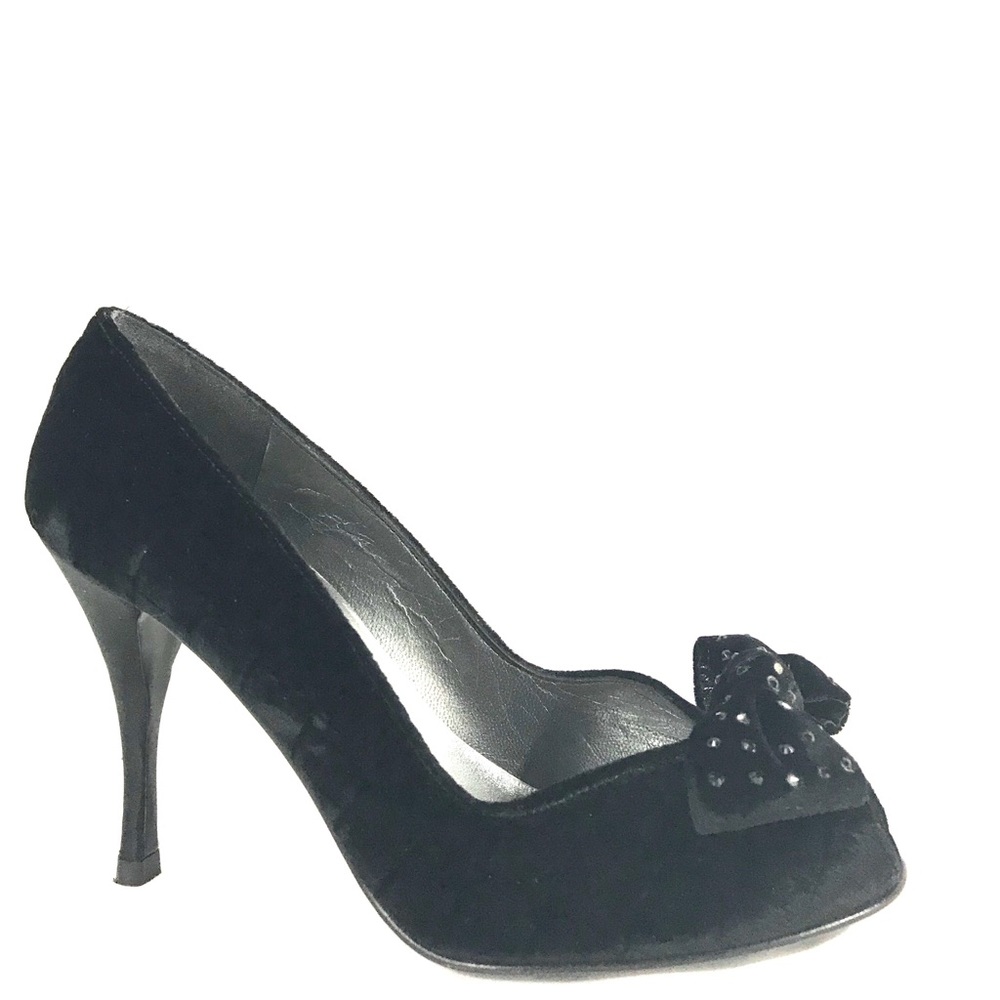 Stuart Weitzman w bow tie